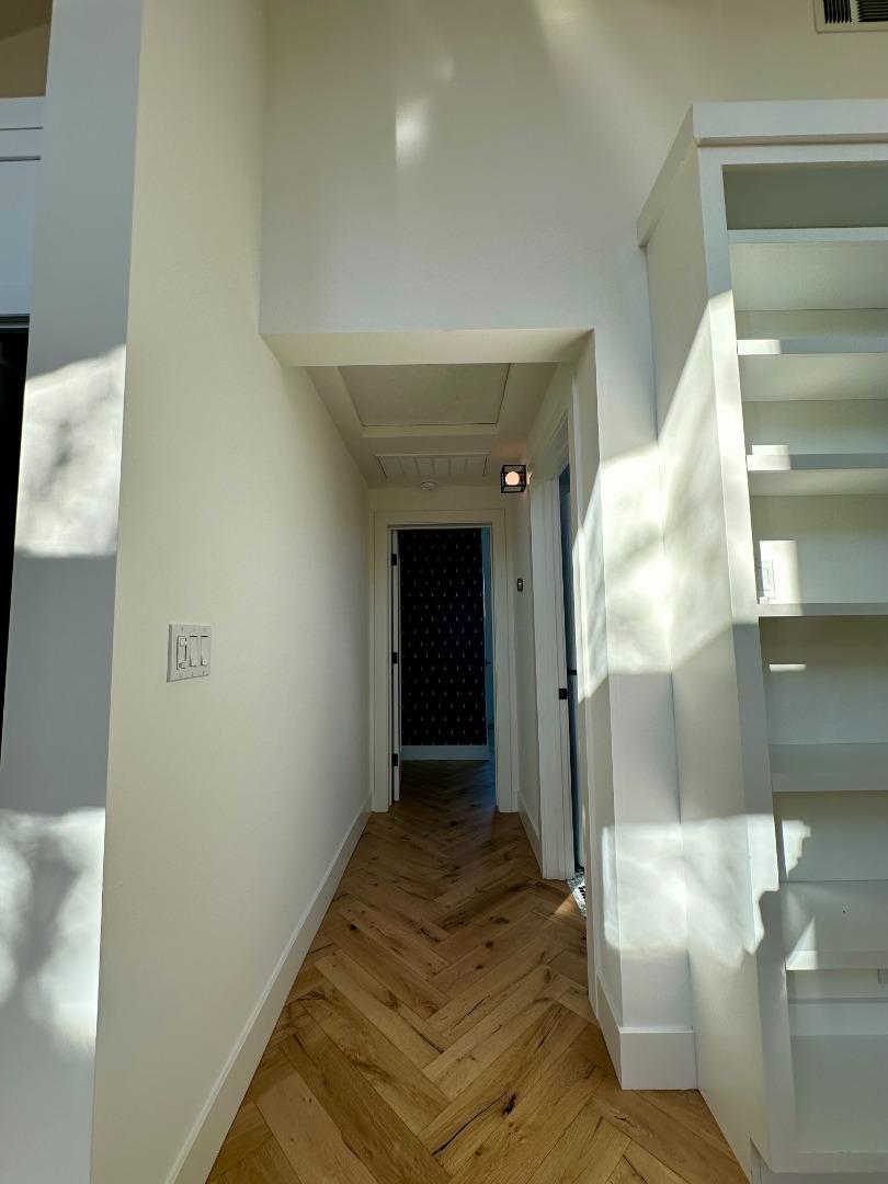 1092 Washington Street Mountain View, CA 94043 - Photo 17 of 32 a view of entryway