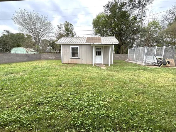 $2,400 | 217 Bruce Avenue, Shreveport, LA 71105