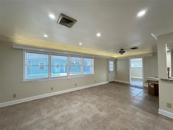 $2,400 | 217 Bruce Avenue, Shreveport, LA 71105