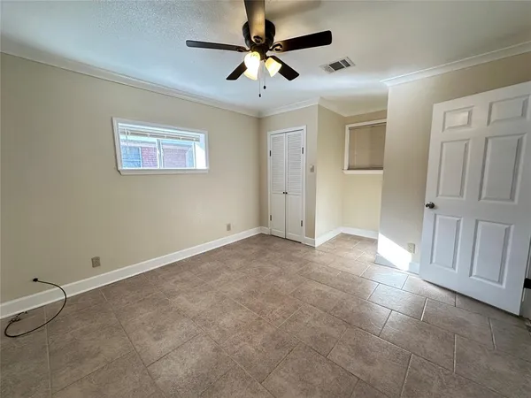 $2,400 | 217 Bruce Avenue, Shreveport, LA 71105