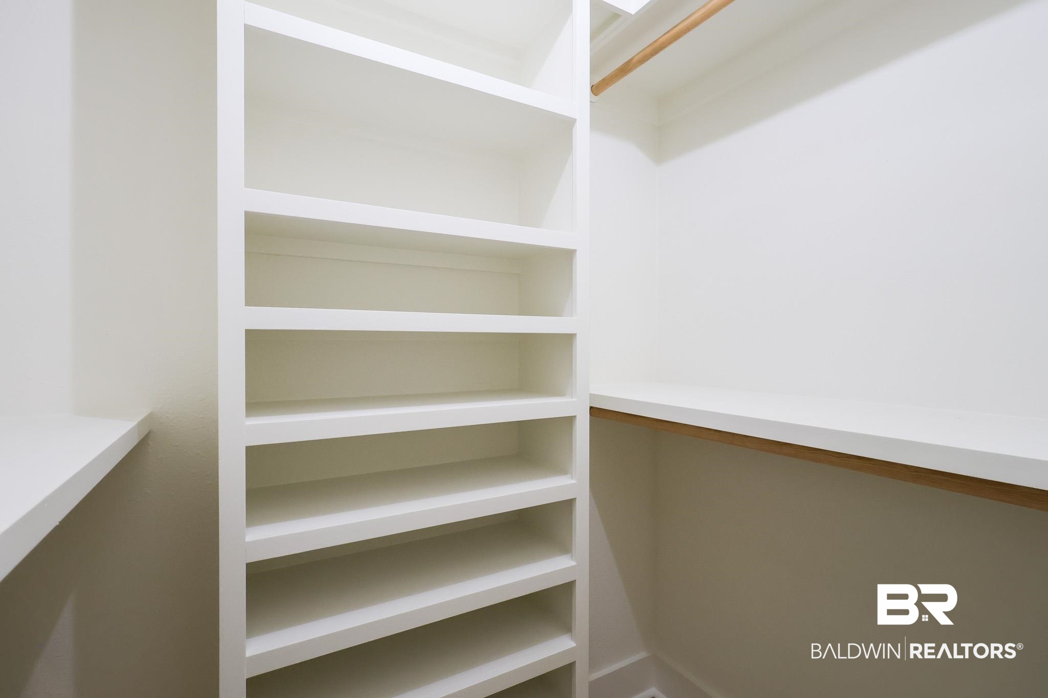 12190 Pecan Grove Street Magnolia Springs, AL 36555 - Photo 25 of 45 View of walk in closet