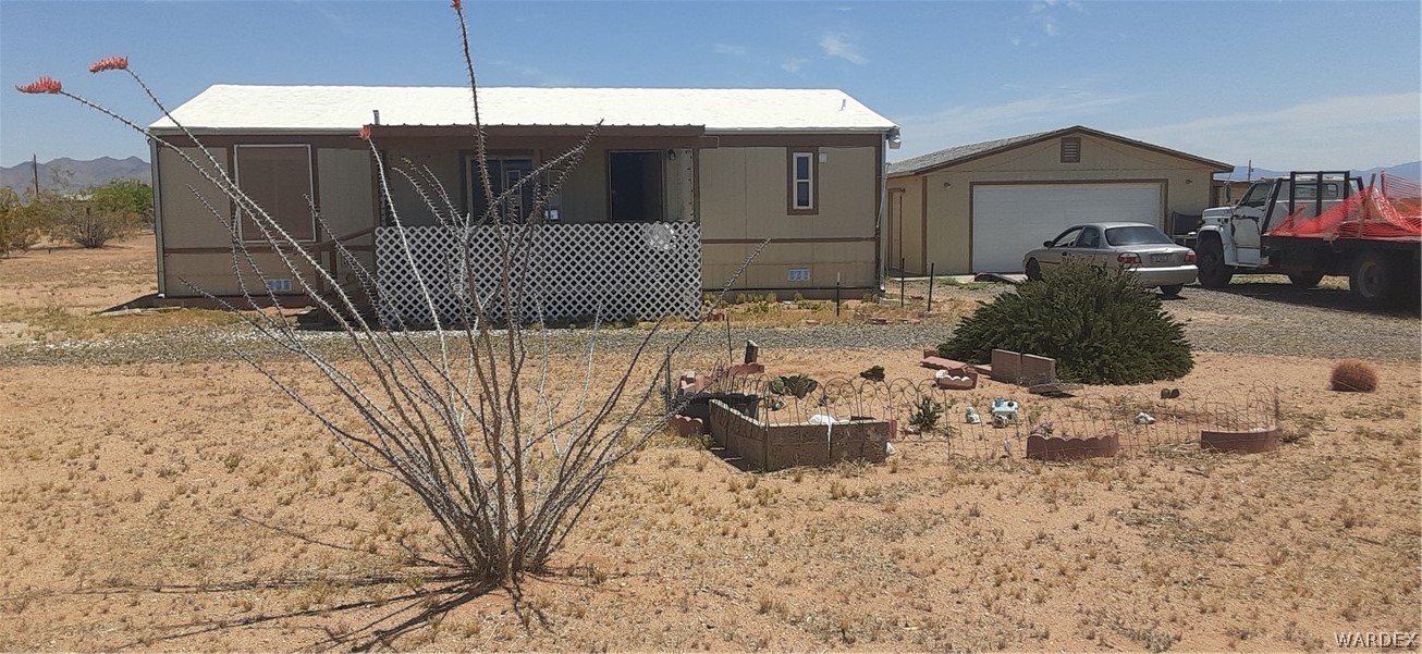 642 South Davis Road Golden Valley, AZ 86413 - Photo 1 of 2 Gallery Image 1