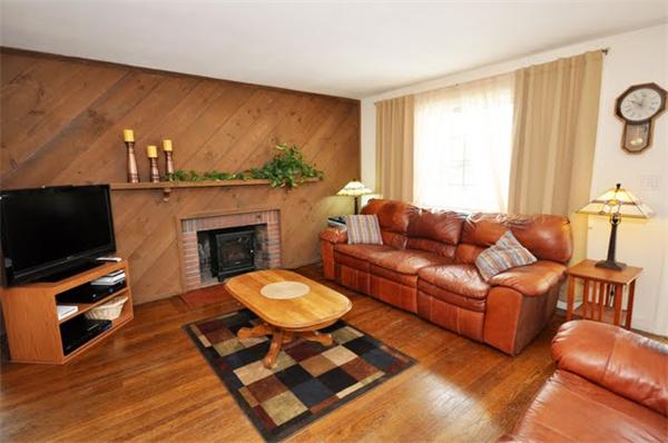 11 Florence Street Littleton, MA 01460 - Photo 3 of 30
