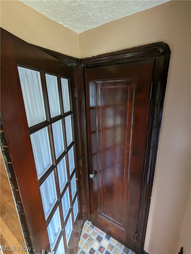 1587 Ivydale Road Cleveland, OH 44118 - Photo 10 of 35 Guest closet