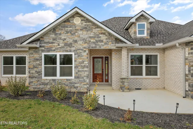 $575,000 | 227 Sugar Maple Court, Madisonville, TN 37354