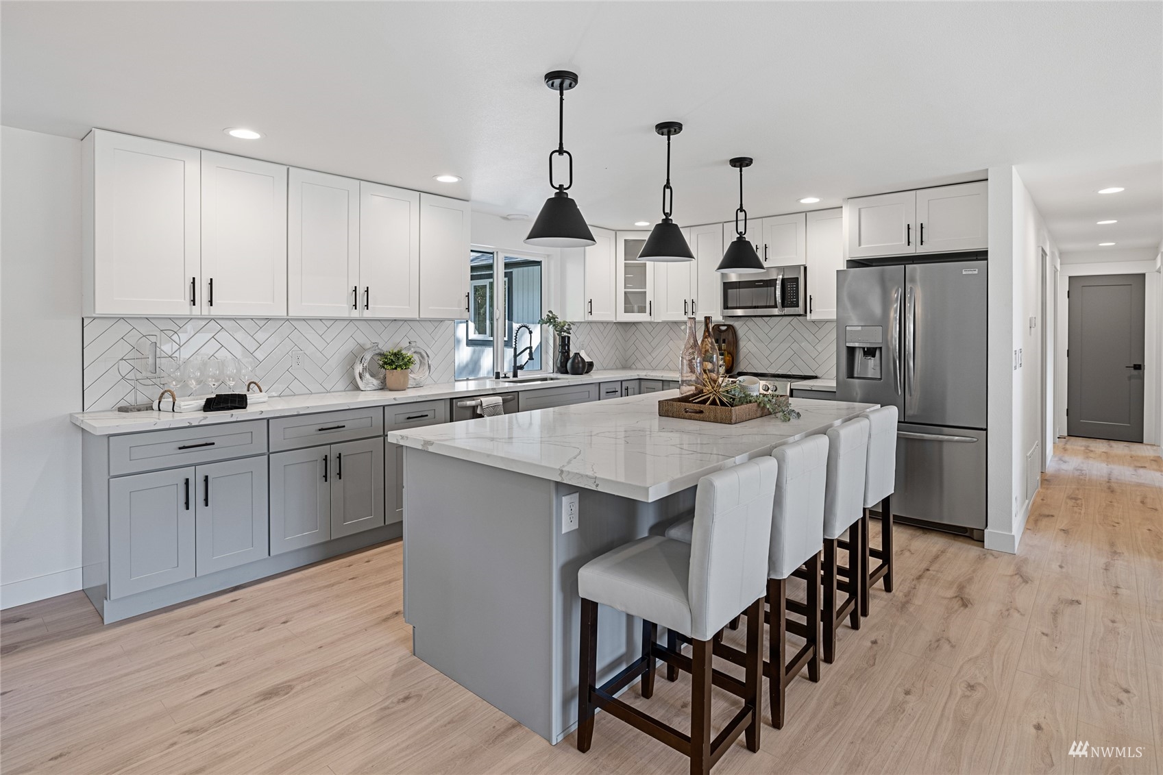 13603 196th Avenue Southeast Renton, WA 98059 - Photo 5 of 39 Gallery Image 5