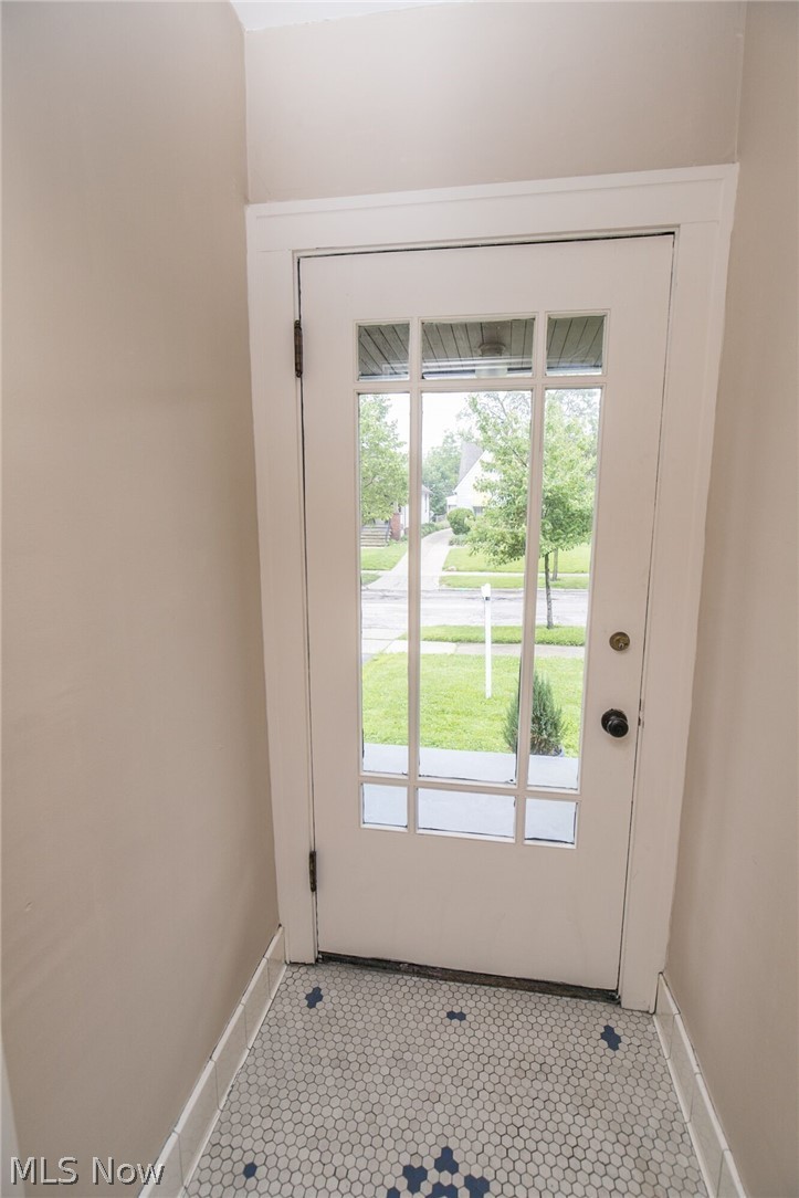 3594 Menlo Road Cleveland, OH 44120 - Photo 5 of 33 Lovely architectural details in the doors and flooring.