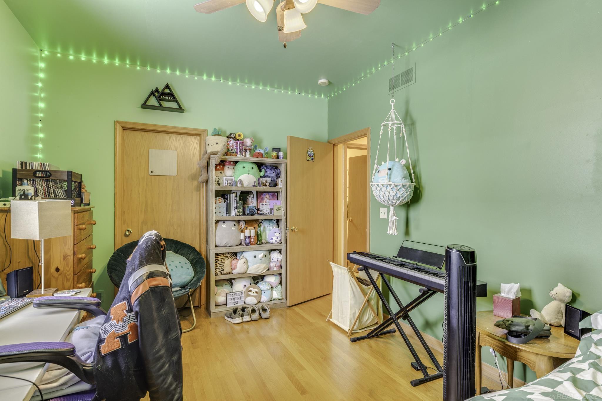 13540 Gilbert Road Allenton, MI 48002 - Photo 25 of 53 50165612-8bbff1f1-94cc-44a9-9adf-87e82ca01d47.JPG