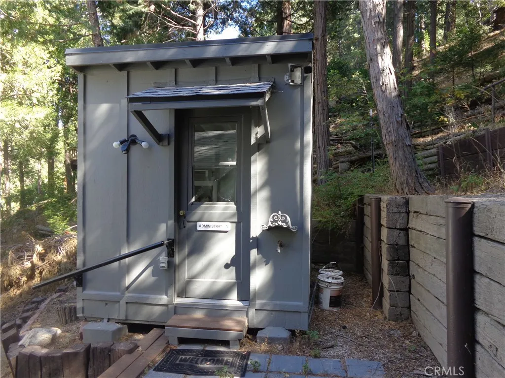 24273 Horst Drive Crestline, CA 92325 - Photo 19 of 34 a view of outdoor space
