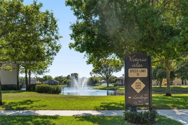 $2,500 | 5758 Northwest 48th Avenue, Pompano Beach, FL 33073