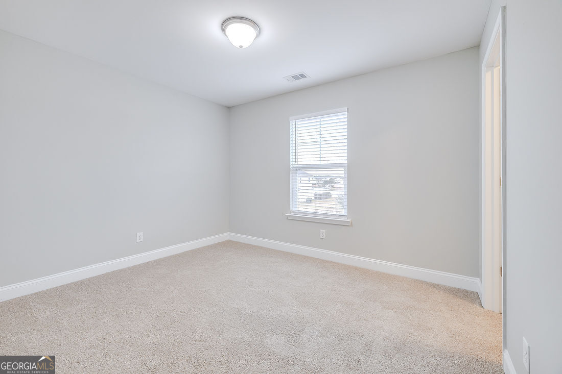 4 Bridlington Way Savannah, GA 31407 - Photo 33 of 38 an empty room with windows