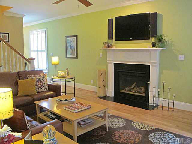 514 Pace Street Raleigh, NC 27604 - Photo 3 of 21 Living Room