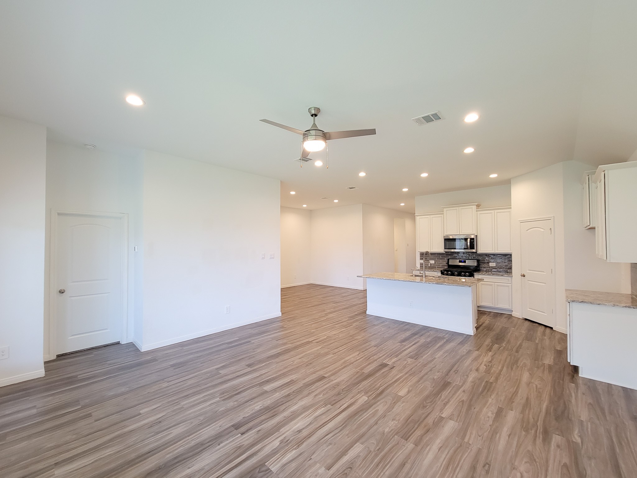 907 Youth Water Road Montgomery, TX 77316 - Photo 15 of 41
