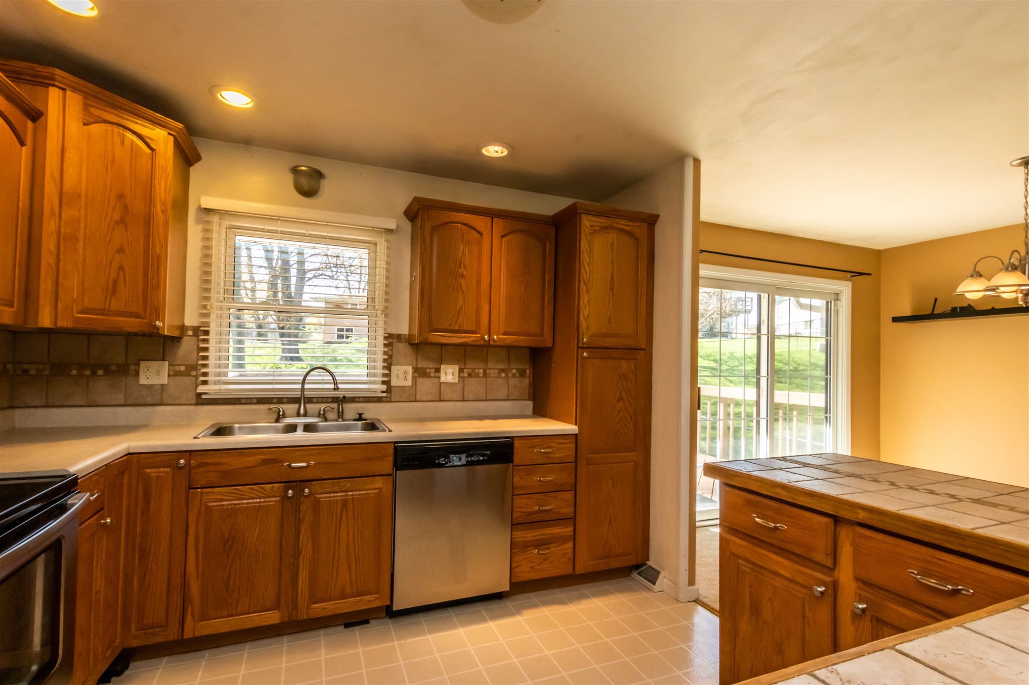 6235 North Hamilton Road Peoria, IL 61614 - Photo 11 of 38 Gallery Image 11