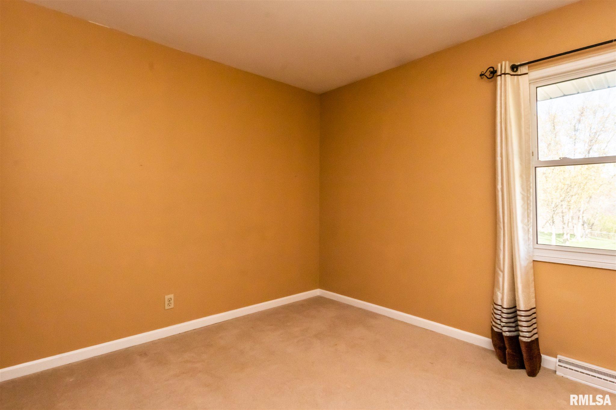 6235 North Hamilton Road Peoria, IL 61614 - Photo 14 of 38 Gallery Image 14