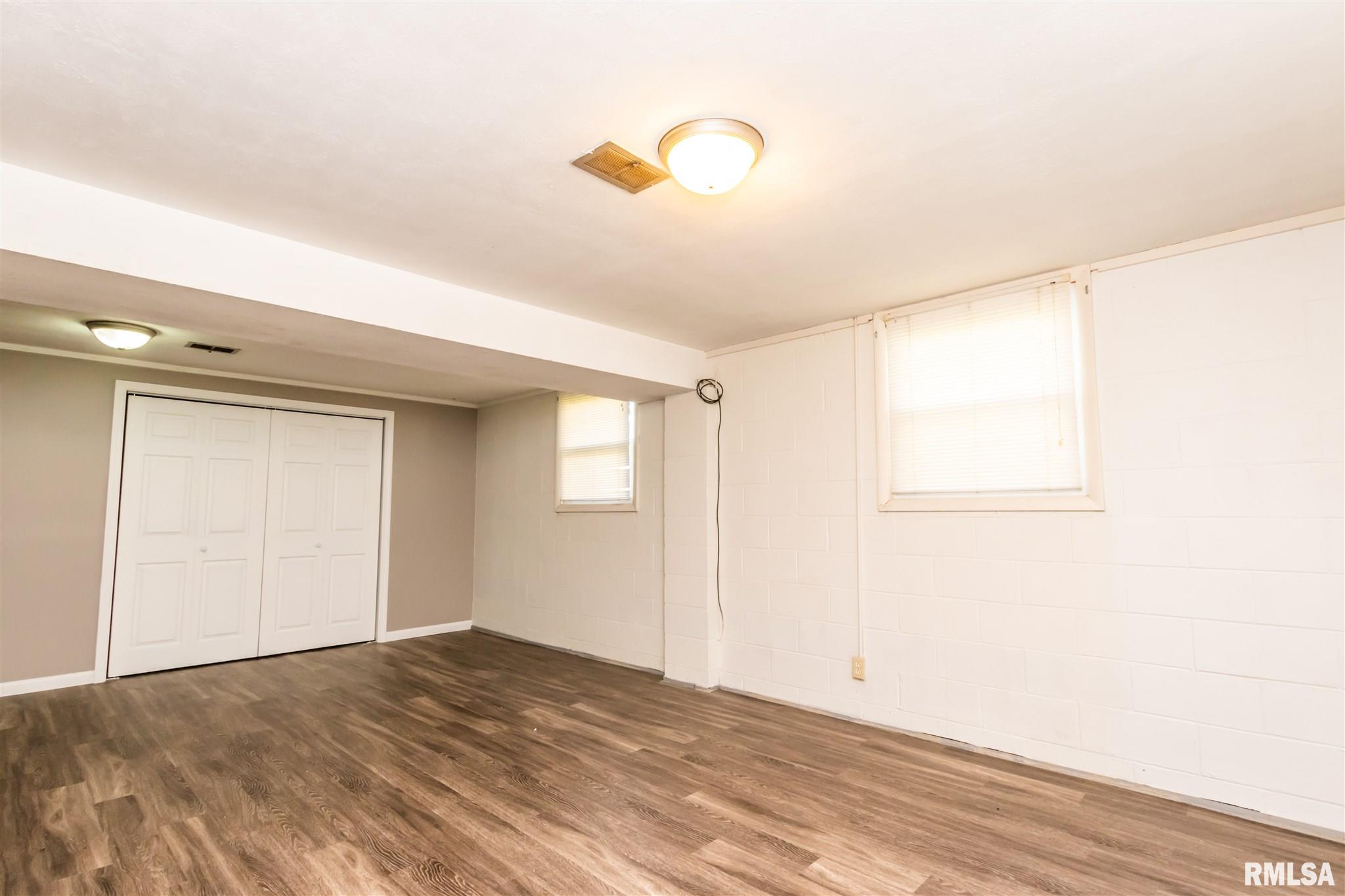6235 North Hamilton Road Peoria, IL 61614 - Photo 28 of 38 Gallery Image 28