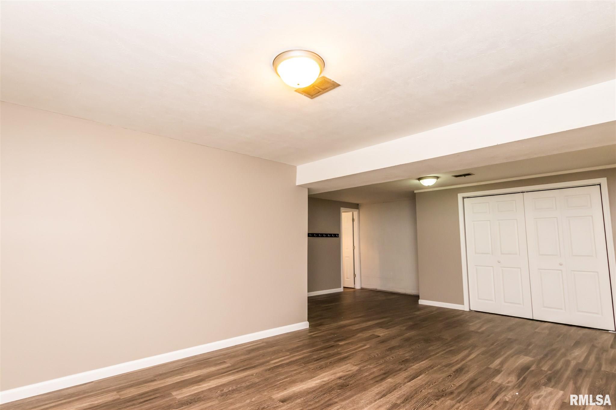 6235 North Hamilton Road Peoria, IL 61614 - Photo 29 of 38 Gallery Image 29