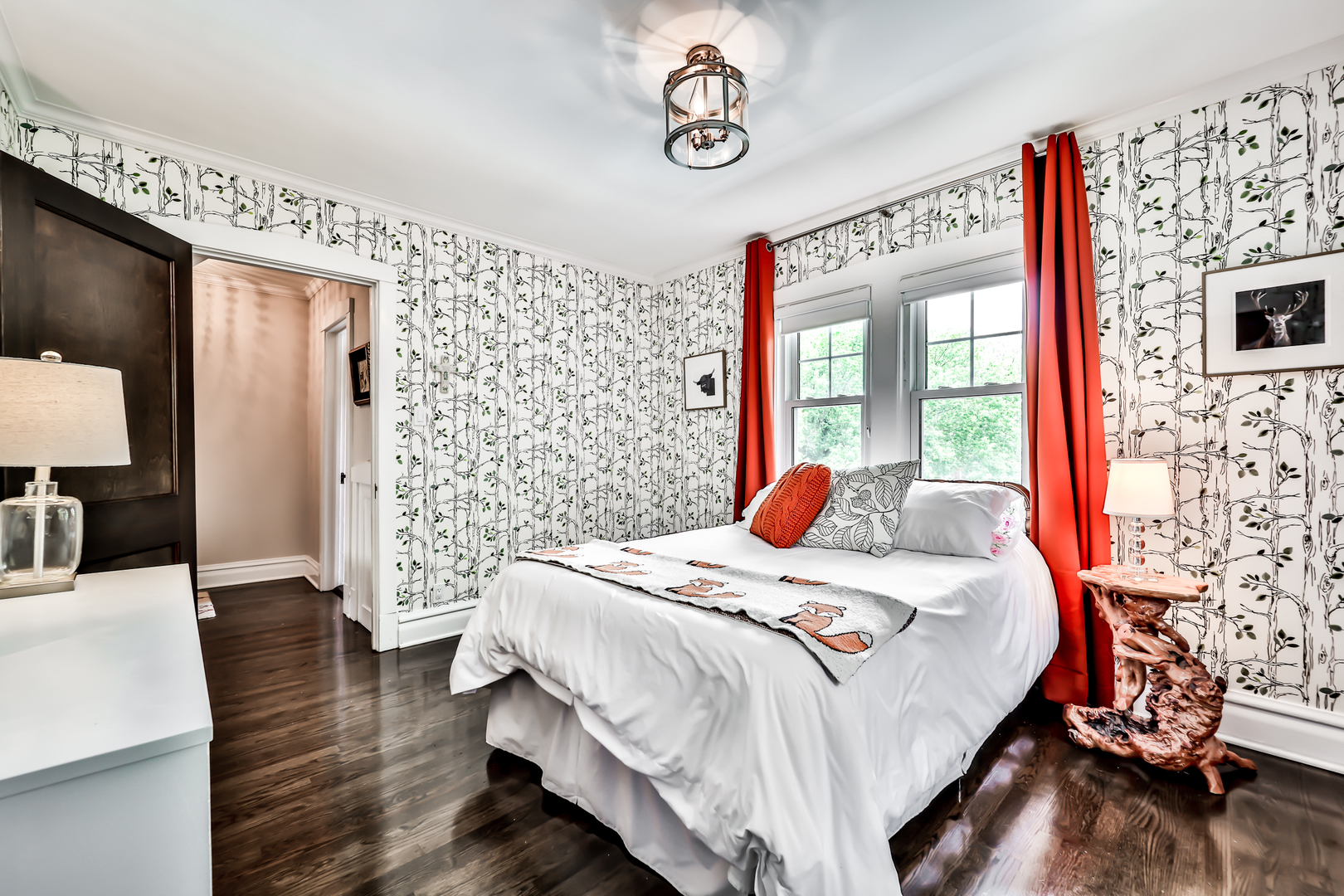 147 Herrick Road Riverside, IL 60546 - Photo 32 of 55 a bedroom with a bed and a table with chair