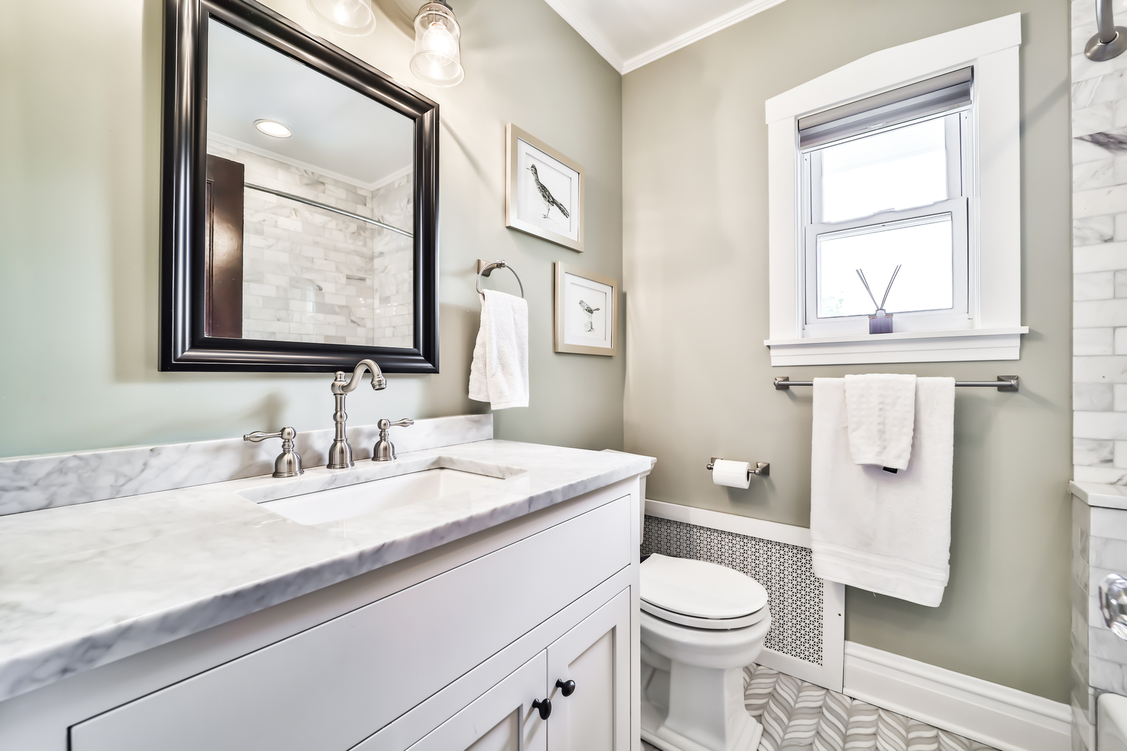 147 Herrick Road Riverside, IL 60546 - Photo 36 of 55 a bathroom with a toilet a sink and a mirror