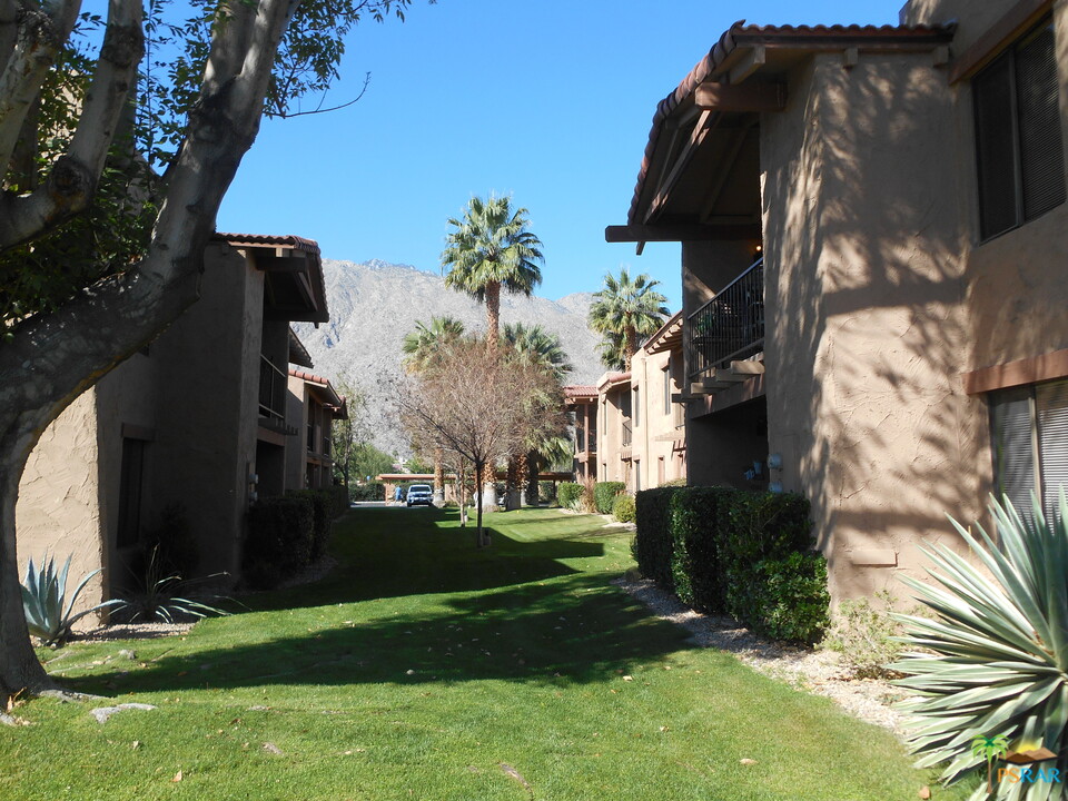 1050 Ramon Road, Unit 20 Palm Springs, CA 92264 - Photo 33 of 35 a view of a garden