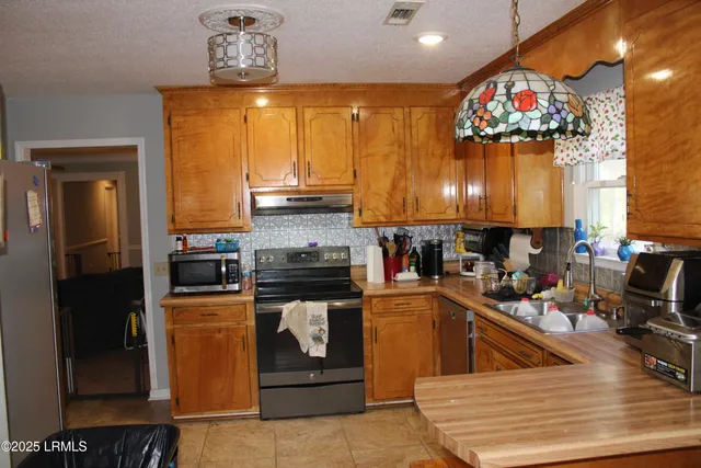 $430,000 | 3222 Charleston Highway, Varnville, SC 29944