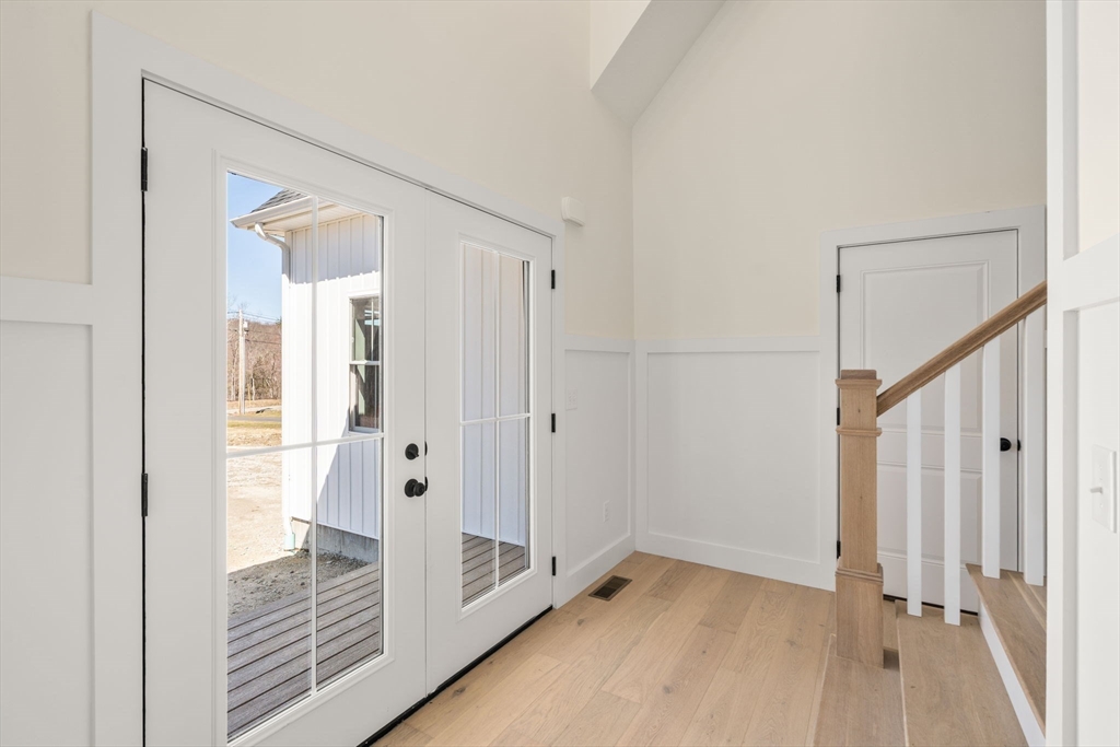 306 Fisher Road Holden, MA 01520 - Photo 4 of 33