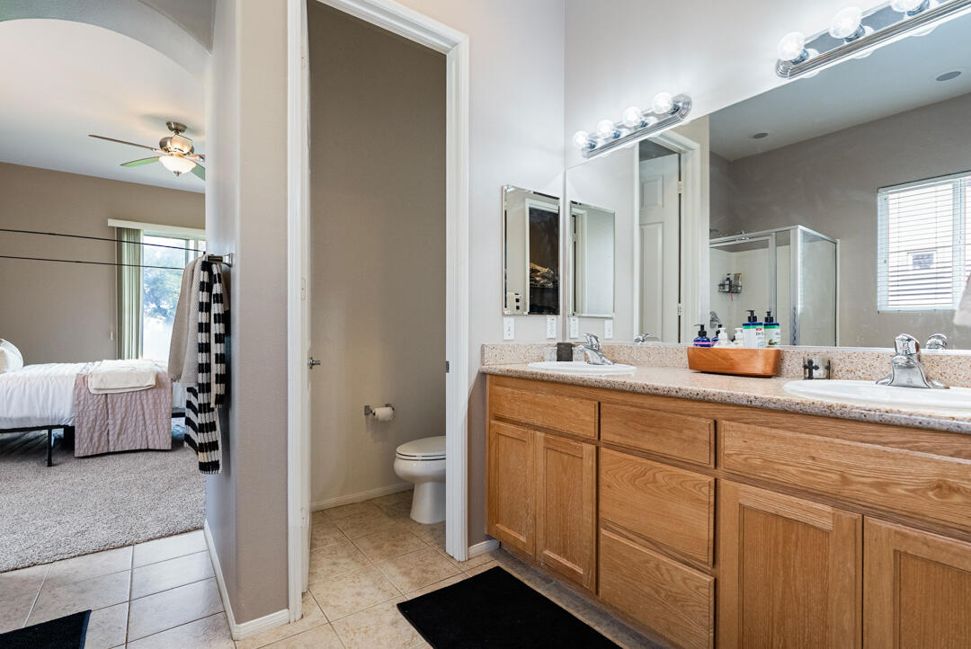 49418 Wayne Street Indio, CA 92201 - Photo 9 of 19 primary bath
