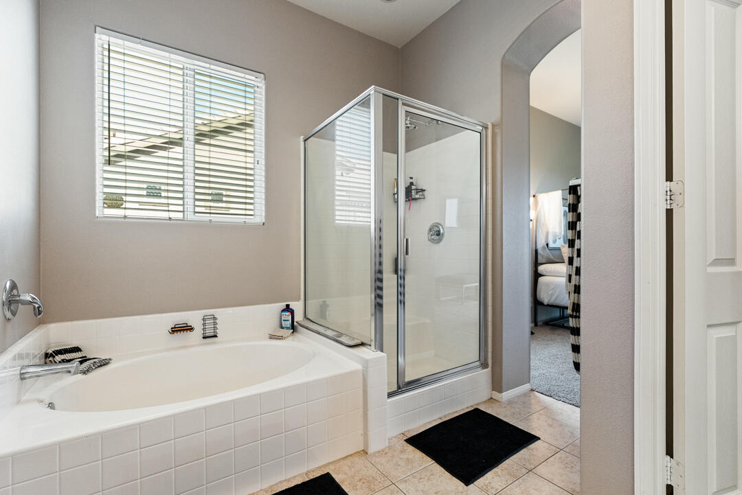 49418 Wayne Street Indio, CA 92201 - Photo 10 of 19 primary bath