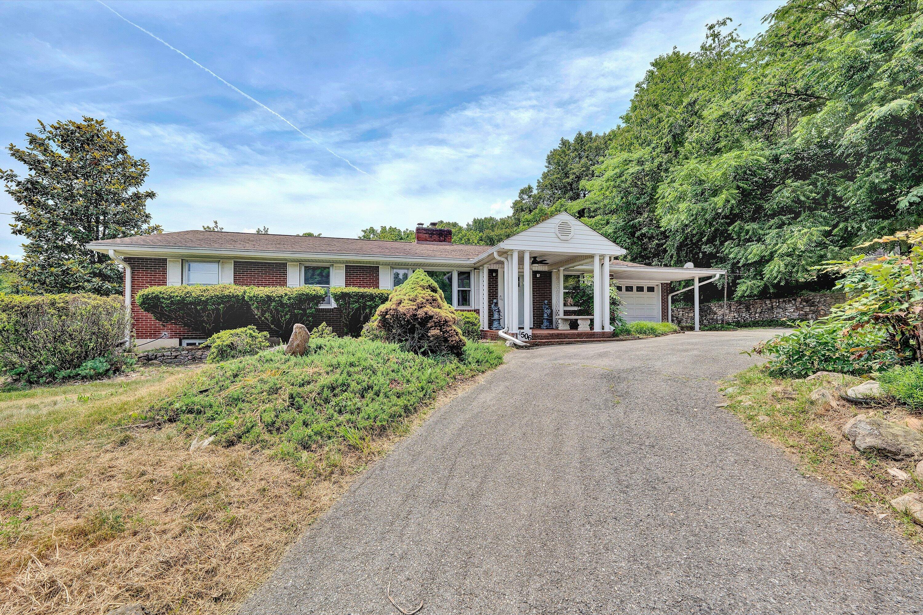 4506 Rosecrest Road Roanoke, VA 24018 - Photo 2 of 49 02-DSC00247