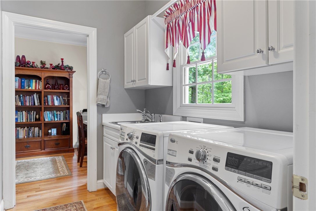 119 Oak Crest Circle Seneca, SC 29672 - Photo 20 of 50 Laundry with half bath
