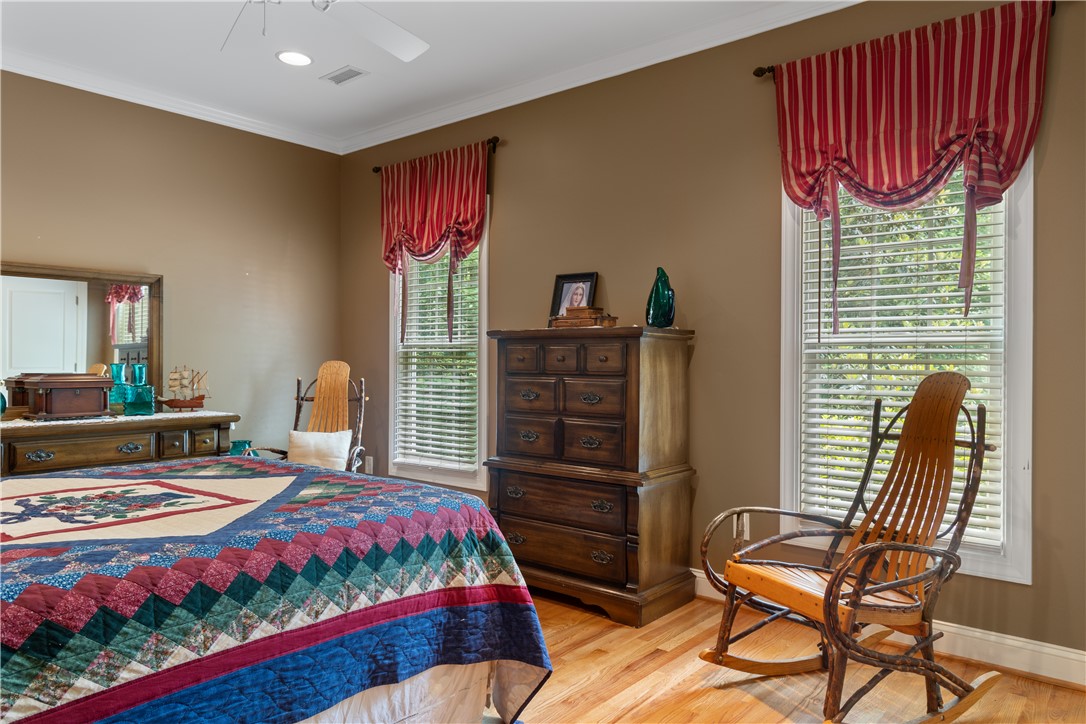 119 Oak Crest Circle Seneca, SC 29672 - Photo 24 of 50 Main level bedroom 1