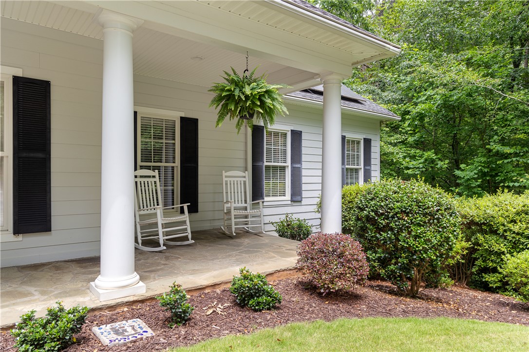 119 Oak Crest Circle Seneca, SC 29672 - Photo 4 of 50 Front porch