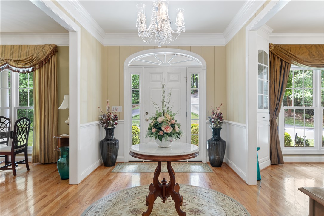 119 Oak Crest Circle Seneca, SC 29672 - Photo 10 of 50 Foyer