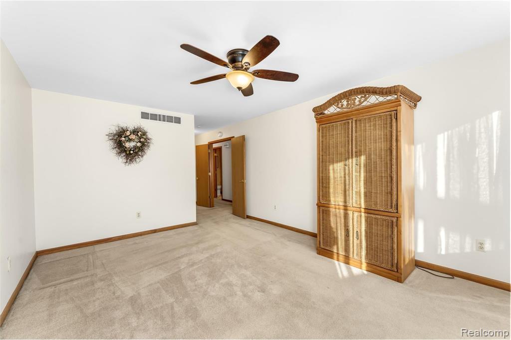 21565 Hall Road Woodhaven, MI 48183 - Photo 16 of 42