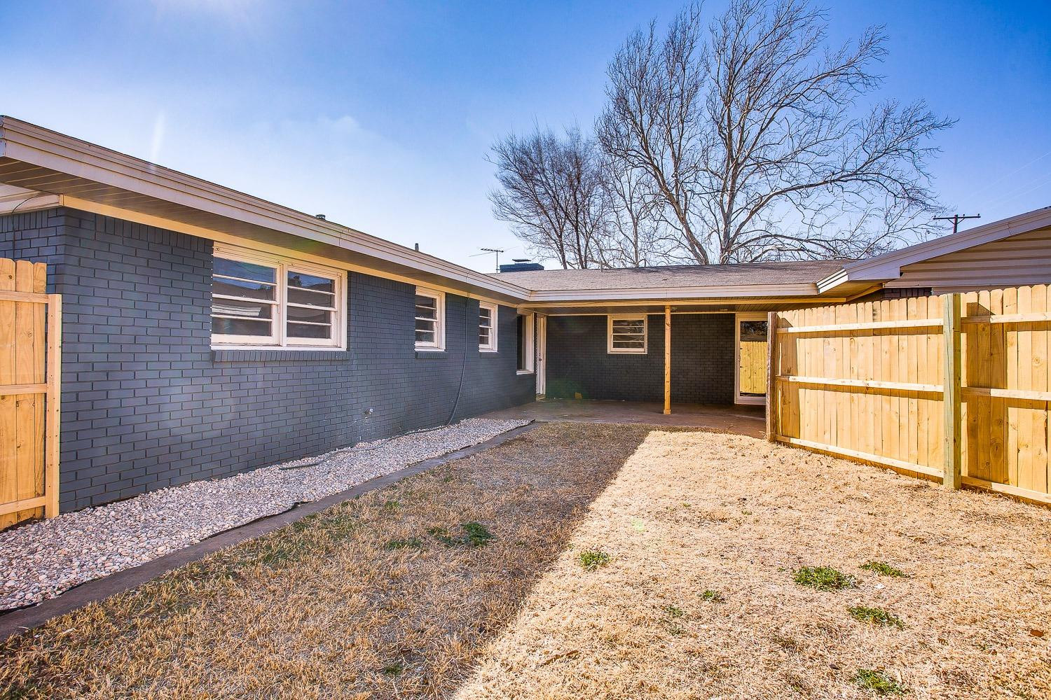 3410 53rd Street Lubbock, TX 79413 - Photo 14 of 14 a front view of house with yard