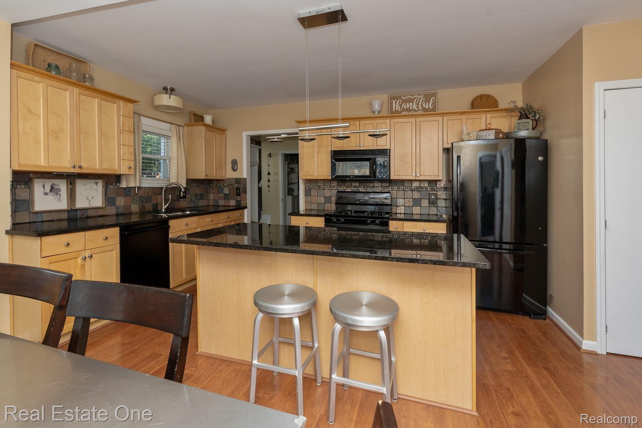 2686 Gerald Avenue Rochester, MI 48307 - Photo 15 of 44 Gerald MLS-W027.jpg