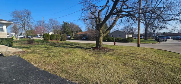 $2,100 | 1055 Kenmore Avenue, Aurora, IL 60505