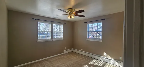 $2,100 | 1055 Kenmore Avenue, Aurora, IL 60505