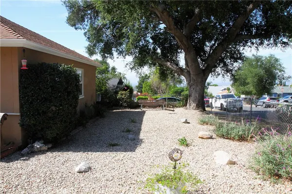 $829,900 | 13250 Dyer Street, Sylmar, CA 91342