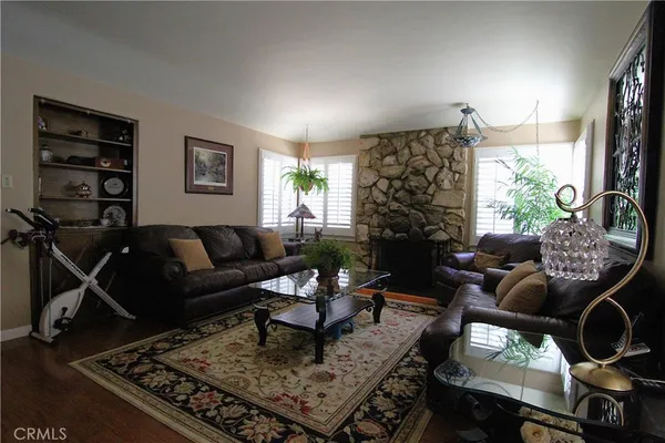$829,900 | 13250 Dyer Street, Sylmar, CA 91342