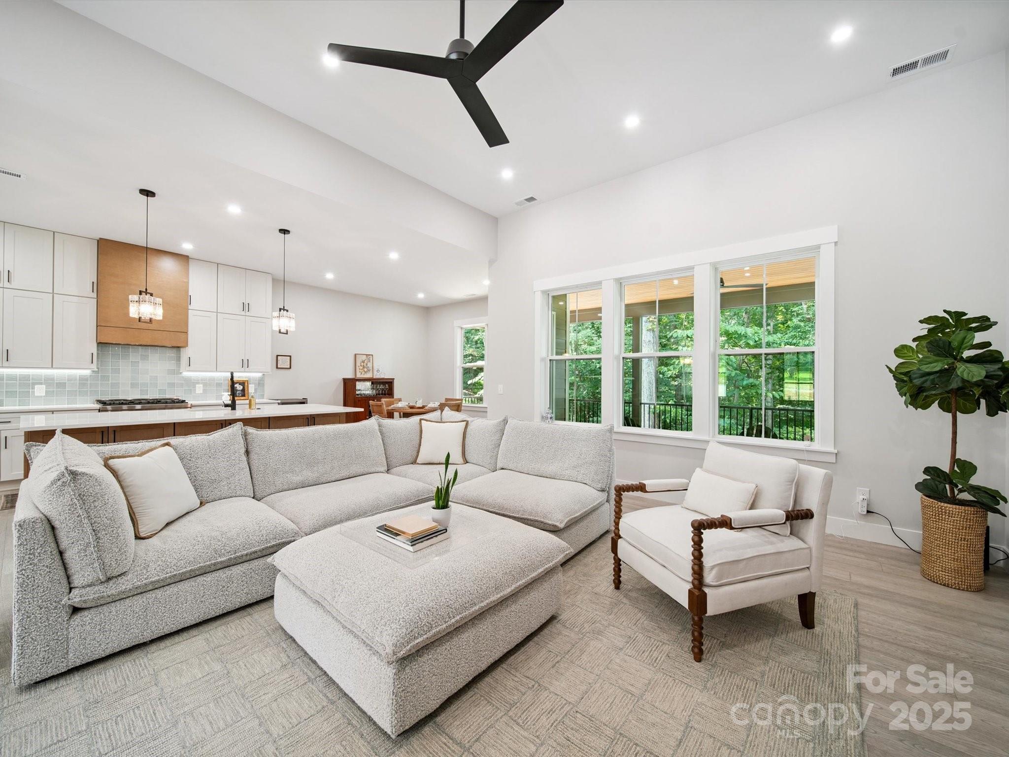 2108 Lakeview Circle Matthews, NC 28105 - Photo 7 of 48