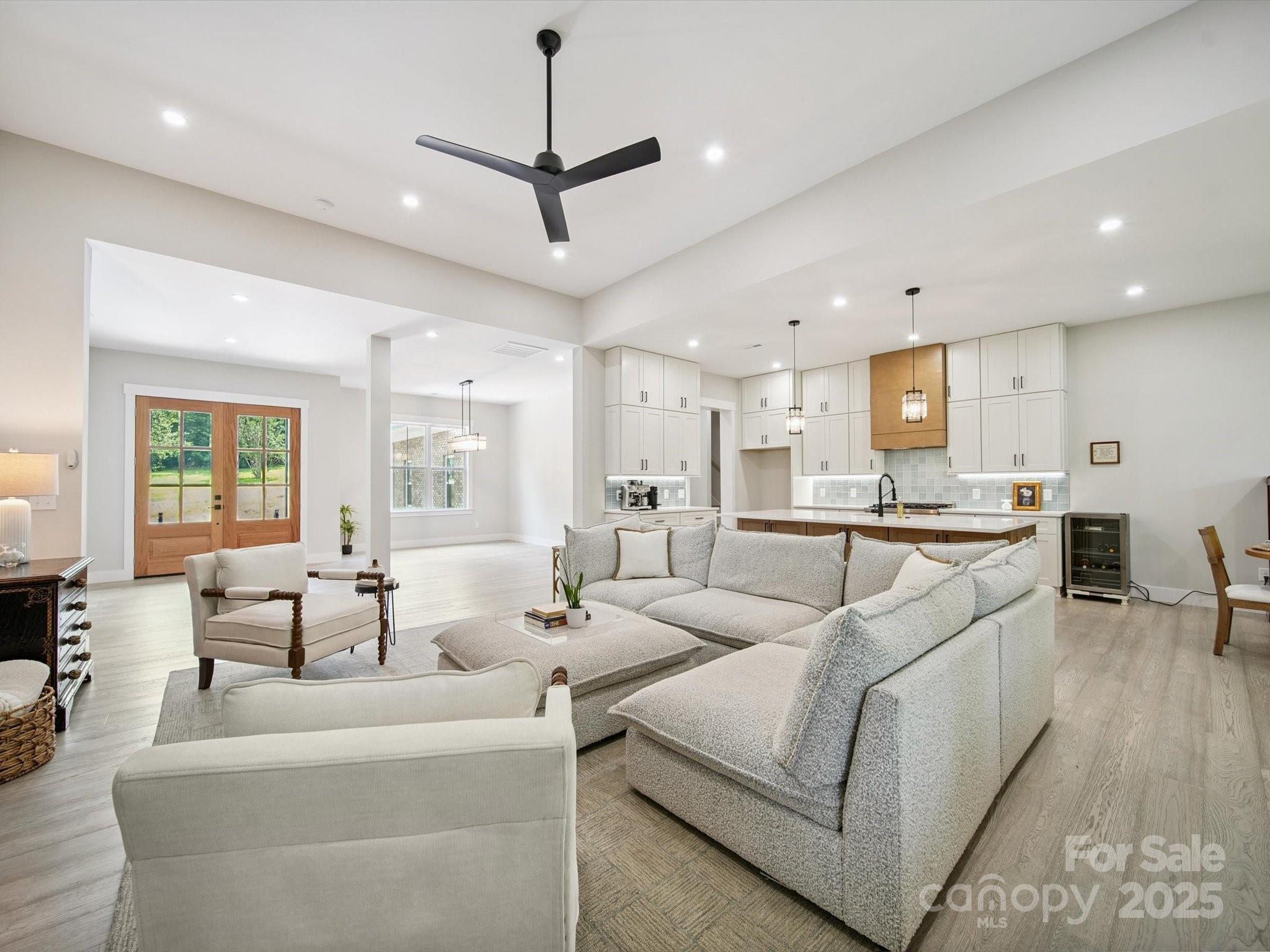 2108 Lakeview Circle Matthews, NC 28105 - Photo 8 of 48