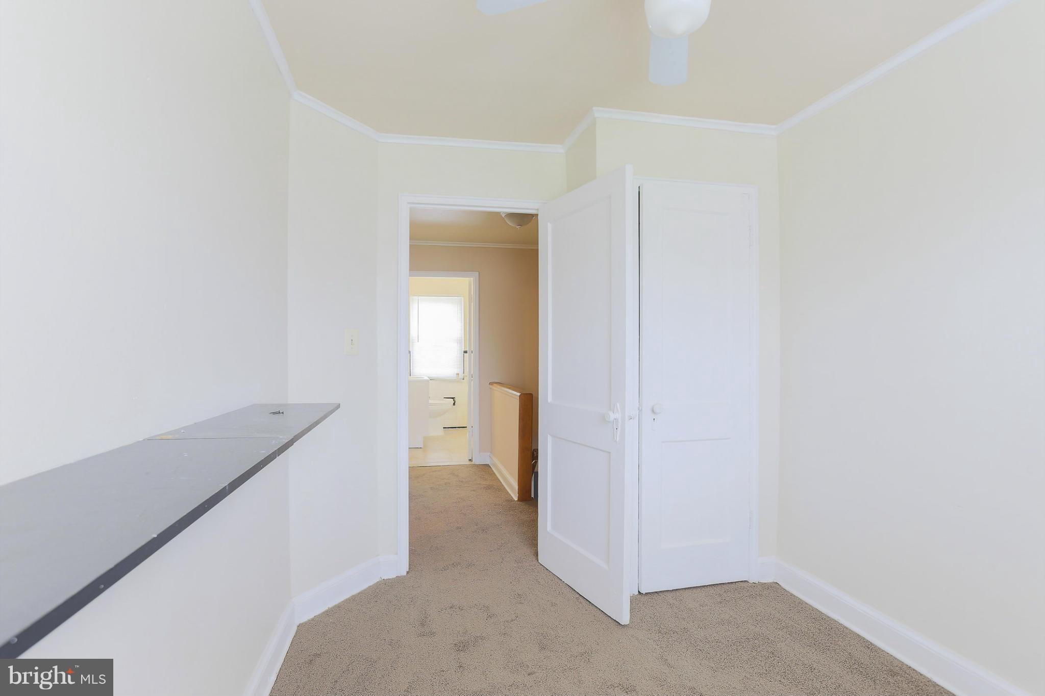 845 Benninghaus Road Baltimore, MD 21212 - Photo 14 of 19 a view of hallway with bathroom