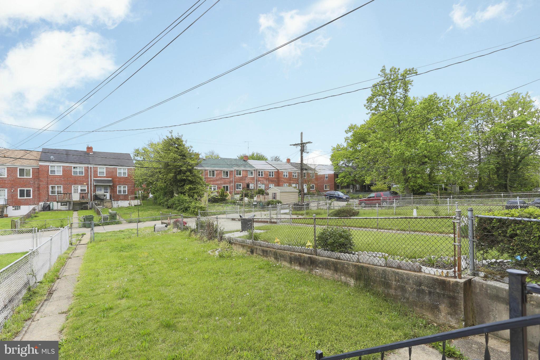 845 Benninghaus Road Baltimore, MD 21212 - Photo 4 of 19 a view of a swimming pool with a garden and plants