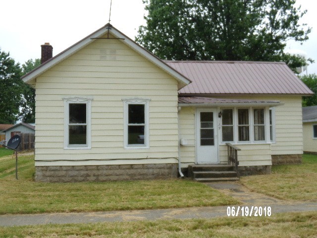 129 West Cherry Street Butler, IN 46721 - Photo 2 of 23