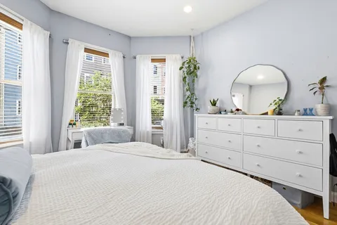 $699,900 | 242 West Fifth Street, Unit 1, Boston, MA 02127