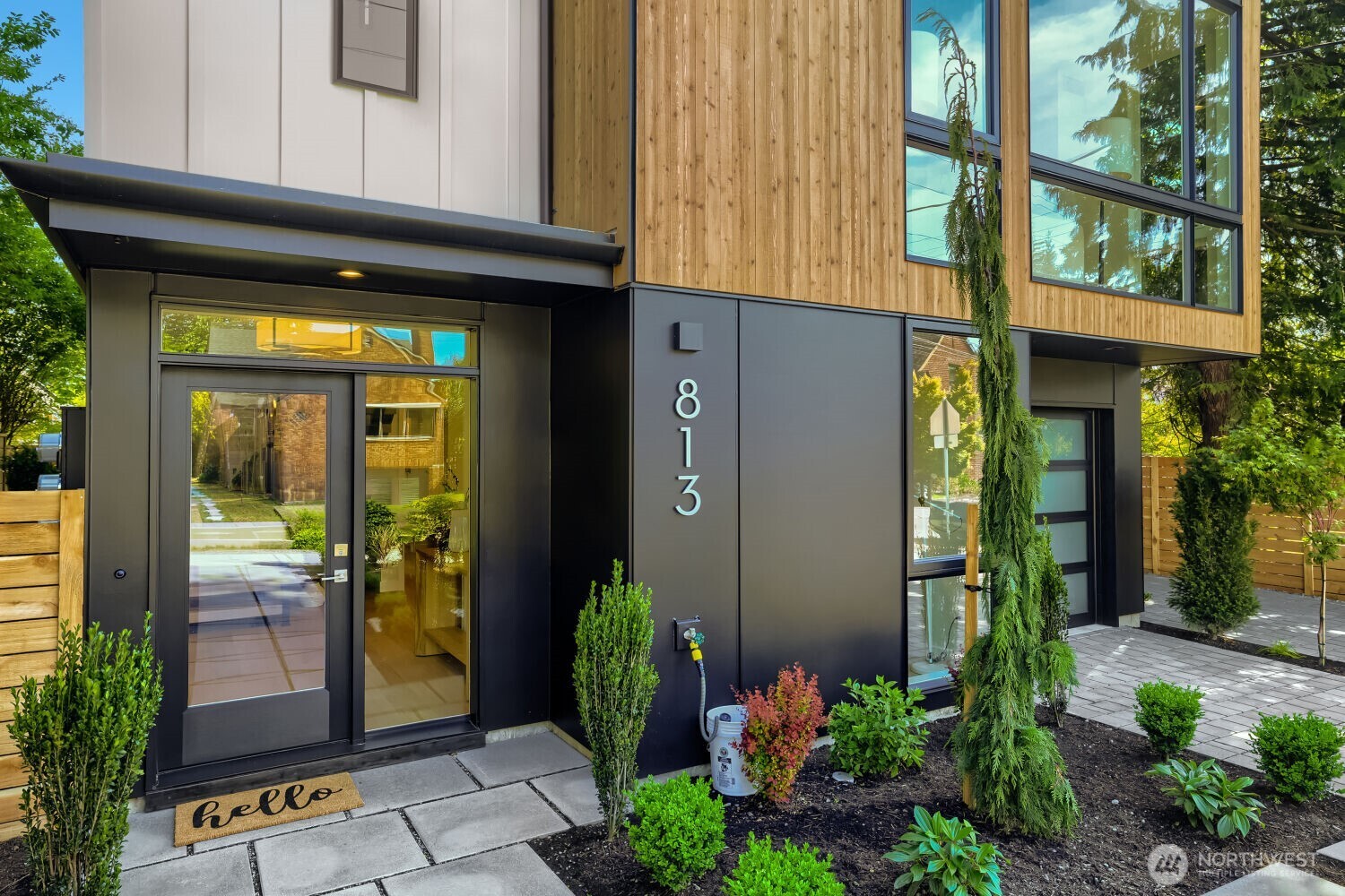 813 Northeast 90th Street Seattle, WA 98115 - Photo 27 of 35