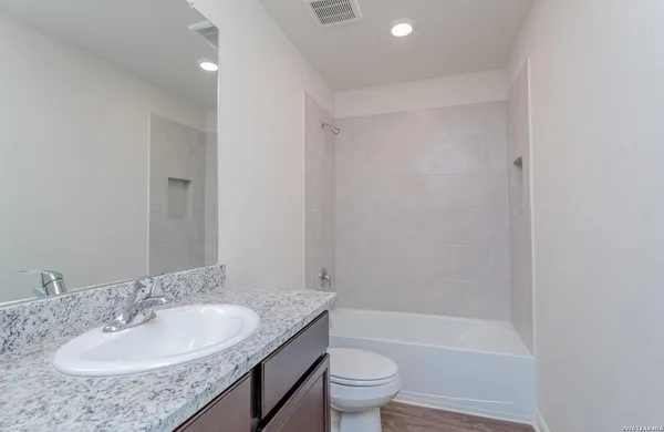 $1,850 | 15214 Harbor Landing, Von Ormy, TX 78073