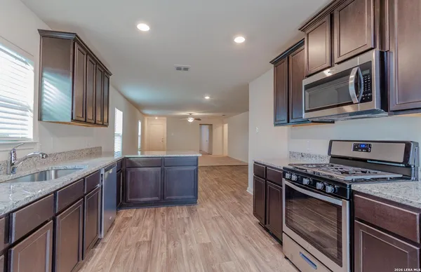 $1,850 | 15214 Harbor Landing, Von Ormy, TX 78073