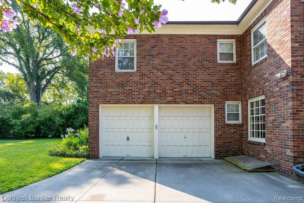 868 Whittier Road Grosse Pointe Park, MI 48230 - Photo 9 of 48